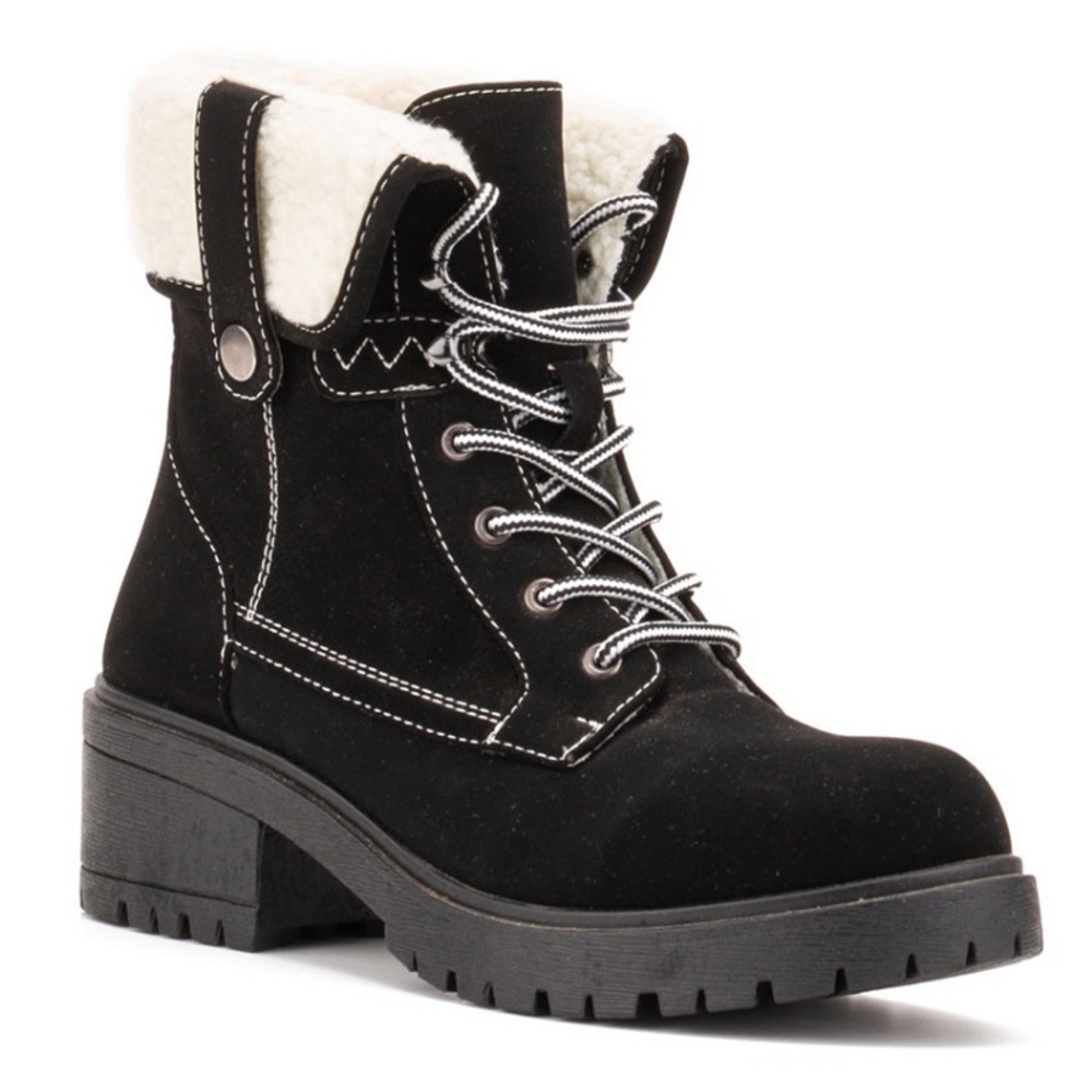 NEW| Olivia Miller Princeton Lug-Sole Black Cozy Boots